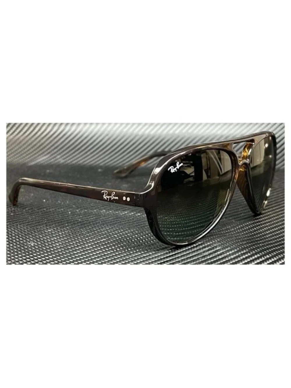 Ray-Ban new tags